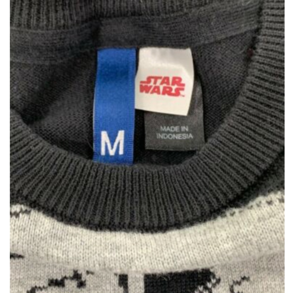 ⚡️Sold⚡️H&M Star Wars Darth Vador Sweater Men - Picture 3 of 7